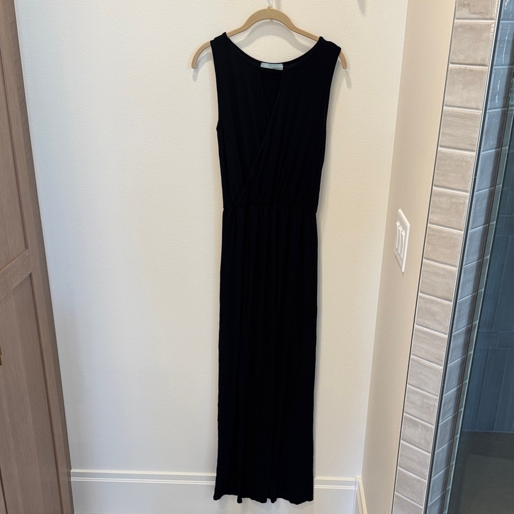 Chic Black Sleeveless Maxi Dress